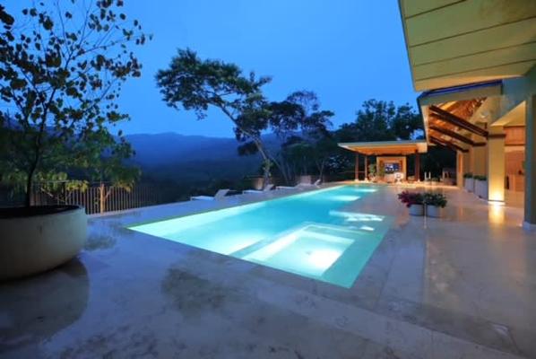 Glowing 7BR Villa with Pool at Mesa de Yeguas