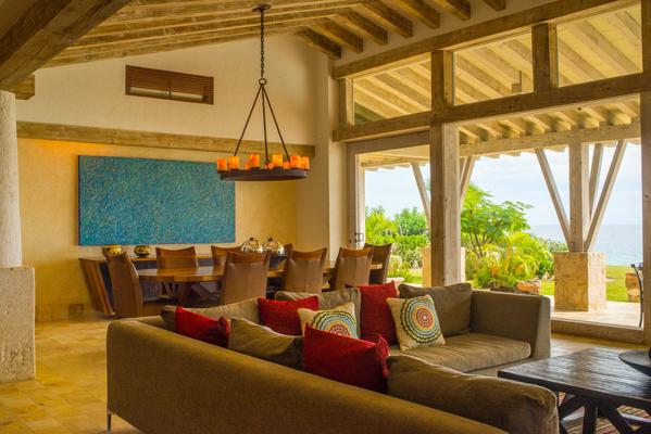 Elegant Oceanfront 5BR Villa w/ Amazing Pool