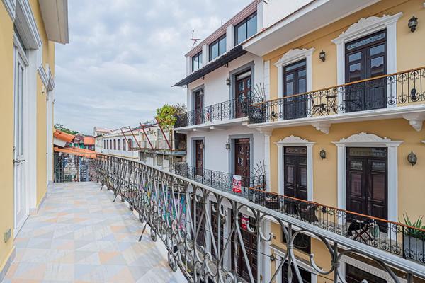 Airy 1BR w/ Balcony in Panama