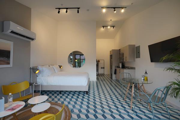 Exceptional Loft Stay in Santa Ana