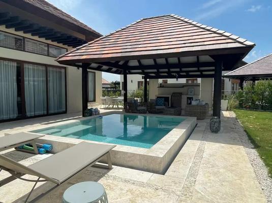 Amazing 3BR House w/ Pool & Garden Views