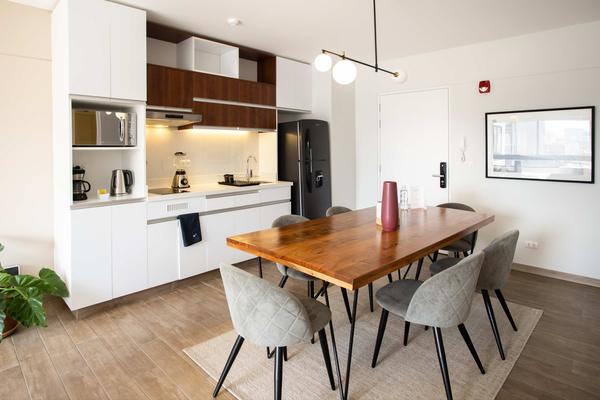 Spacious and Classy 2BR in Miraflores