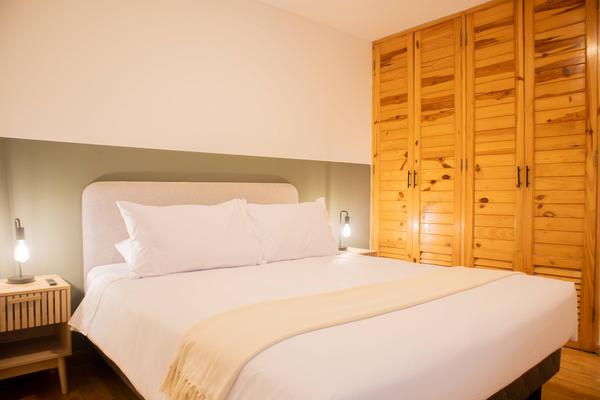 Warmwood & Bright 2BR in Miraflores