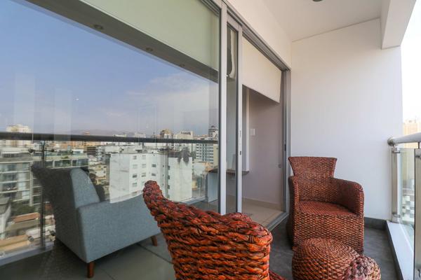 Beautiful 1BR with Balcony in Miraflores