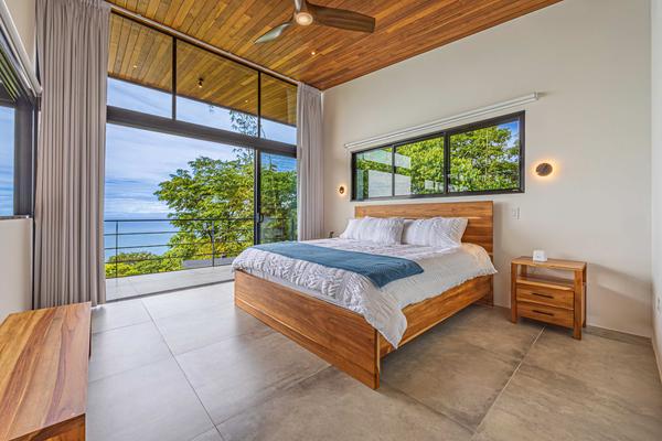 Secluded 4BR Villa w/ Panoramic Ocean Views & Guest House