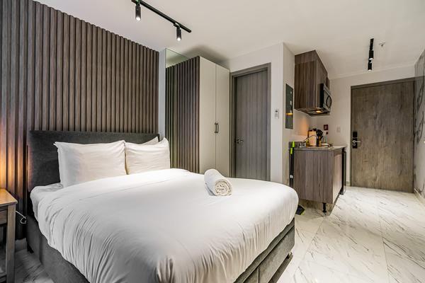 Dreamy Loft w/ Stunning Cinta Costera Views