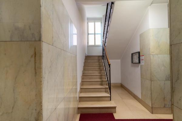 Centric 1BR Steps from Milan’s Cultural Core