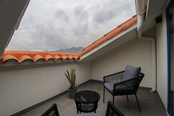Stunpedous 2BR w/ Perfect Balcony in Cusco