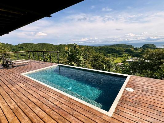 Bright 2BR w/ Pool & Ocean Views near Playa Venao