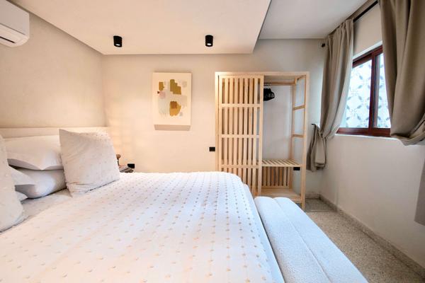 Stylish 6BR with Lovely Terrace