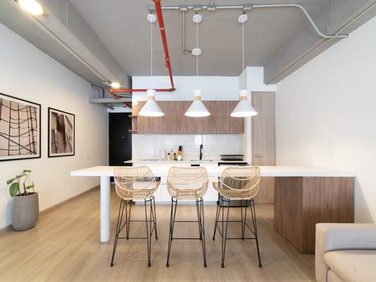 Astounding Loft w/ AC  in Laureles