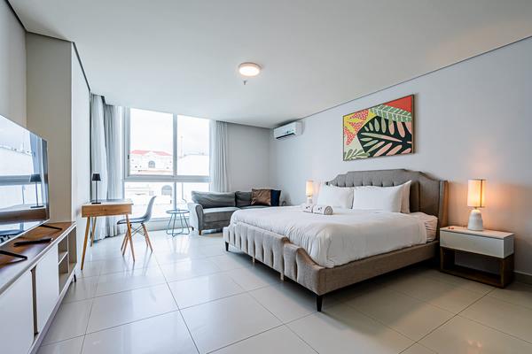 Stunning 2BR w/ Balcony in Costa del Este