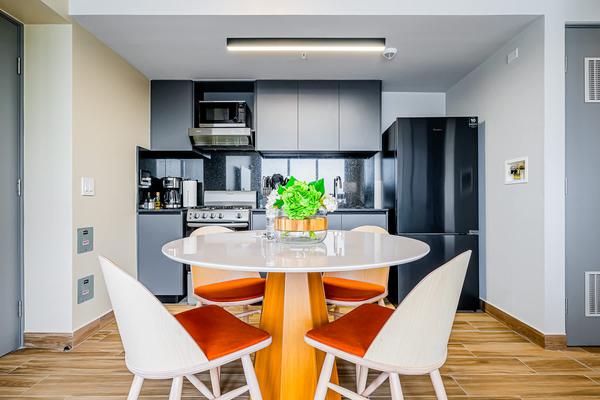 Stylish 2BR Apartment in Vibrant Centriqo