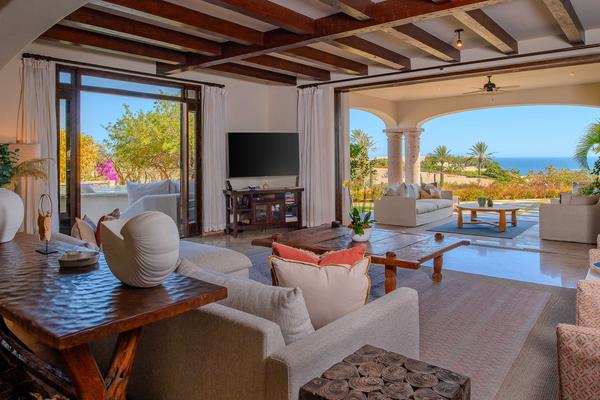 Amazing 4BR Villa w/ Pool & Ocean Views