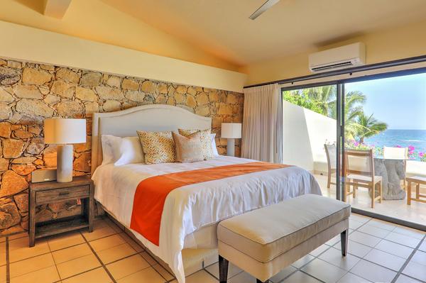 Dreamy 5BR Villa w/ Amazing Terrace & Pool