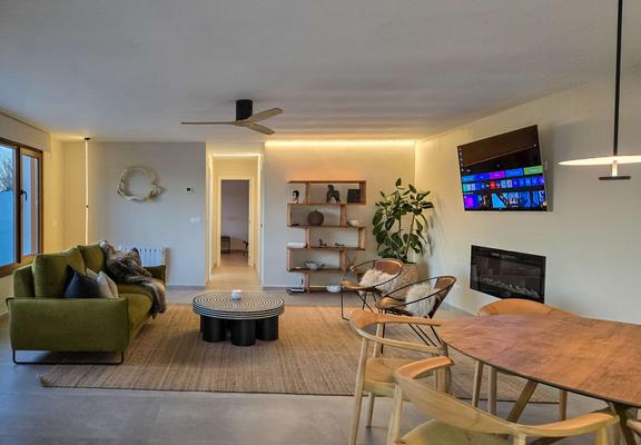 Classy 1BR Apartment near the Coast in Cangas