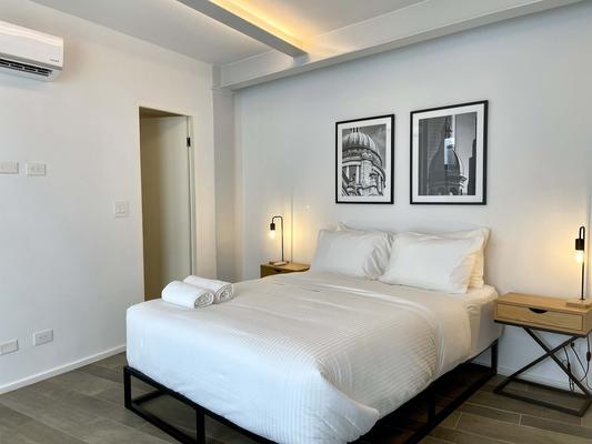 Inviting 1BR w/ Rooftop Pool in Prime Location