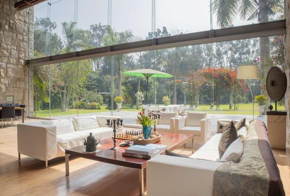 Elegant 5BR w/Garden view Home in Cieneguilla