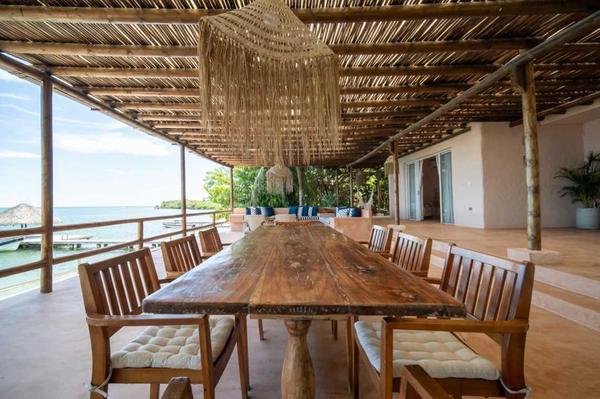 Stunning 6BR Beachfront Villa in Rosario