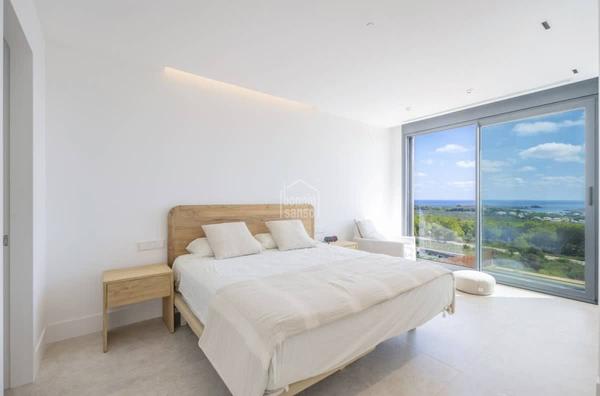 Amazing 7BR House w/ Swimming Pool in Menorca