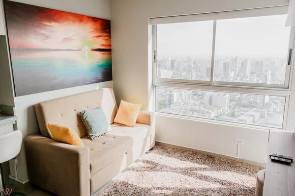 Charming 1BR w/ Pool & View Paseo de la República