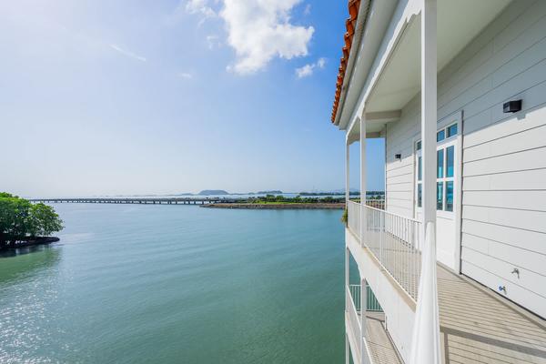 Energetic 2BR with Balcony in Panama